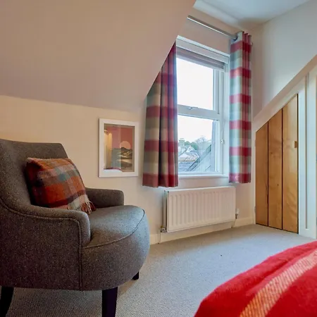 Howe Keld 6 Second Floor Apartment